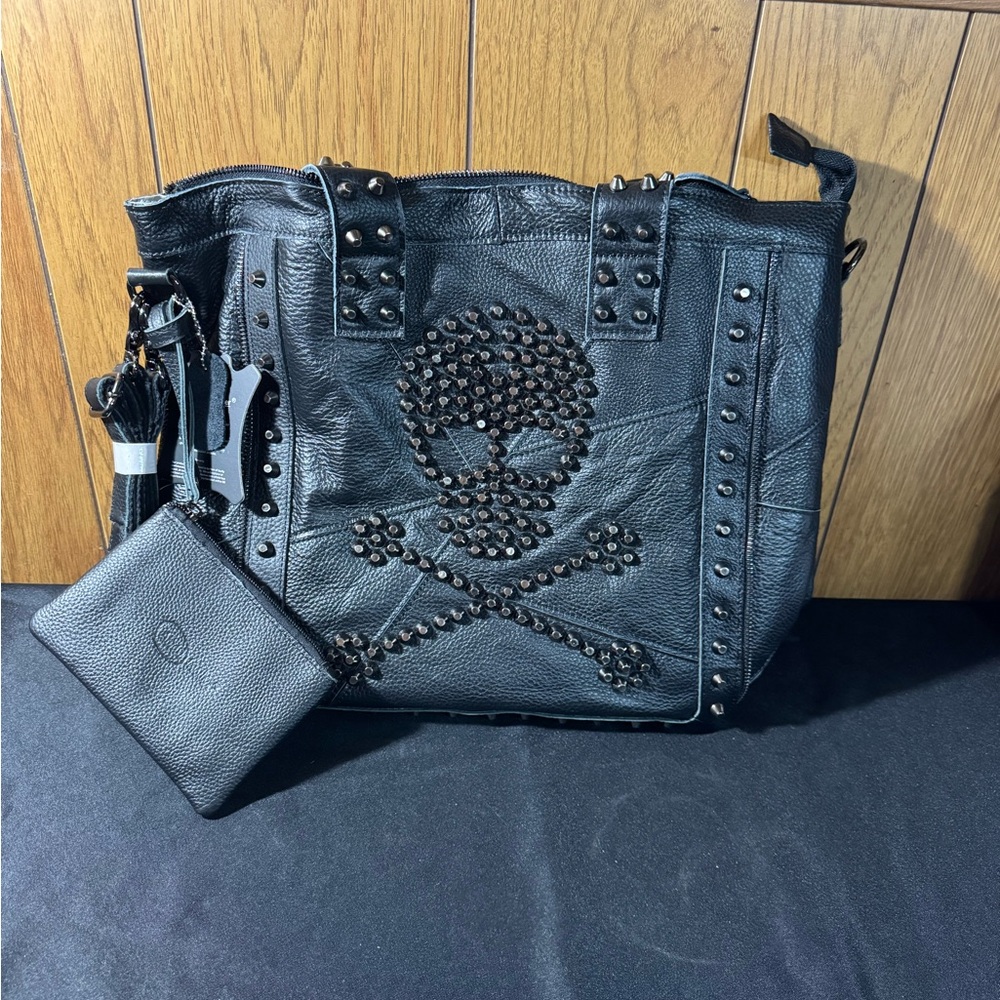 Ameri Top‎ Grain Genuine Leather Studded Skull Black Crossbody Bag NWT